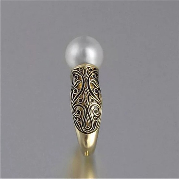 New Modyle Vintage  Big Simulated Pearl Ring - Picture 4 of 5
